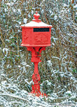 Briefkasten Postkarten | Rote Briefkasten im Schnee Postkarte