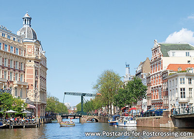 Grachten van Amsterdam met Aluminium brug