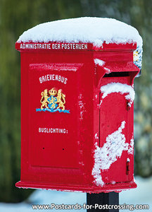 Ansichtkaart rode brievenbus in de sneeuw