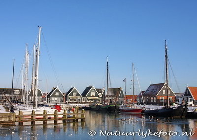 ansichtkaart winter haven van Marken, postcard harbour of Marken in winter, Postkarte Winter der Hafen von Marken