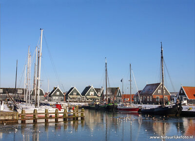 ansichtkaart haven van Marken